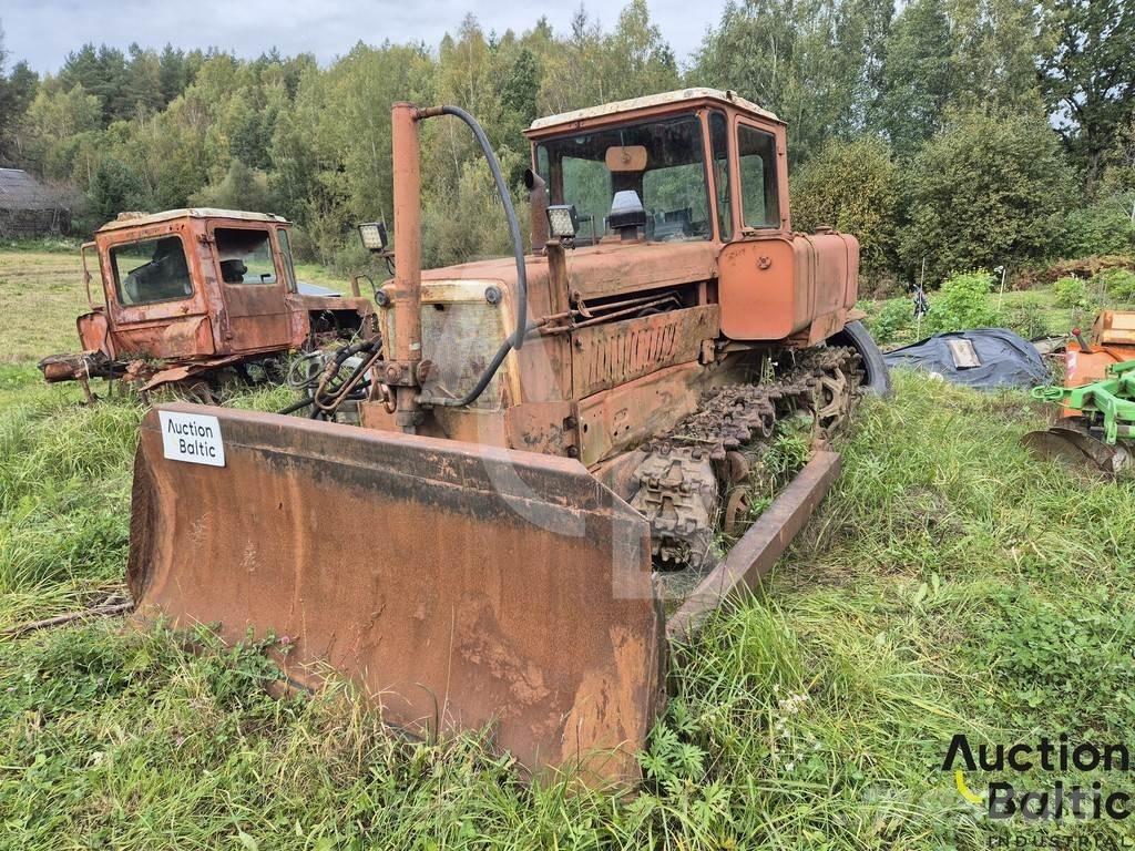  Onbekend DT-75 Buldooserid