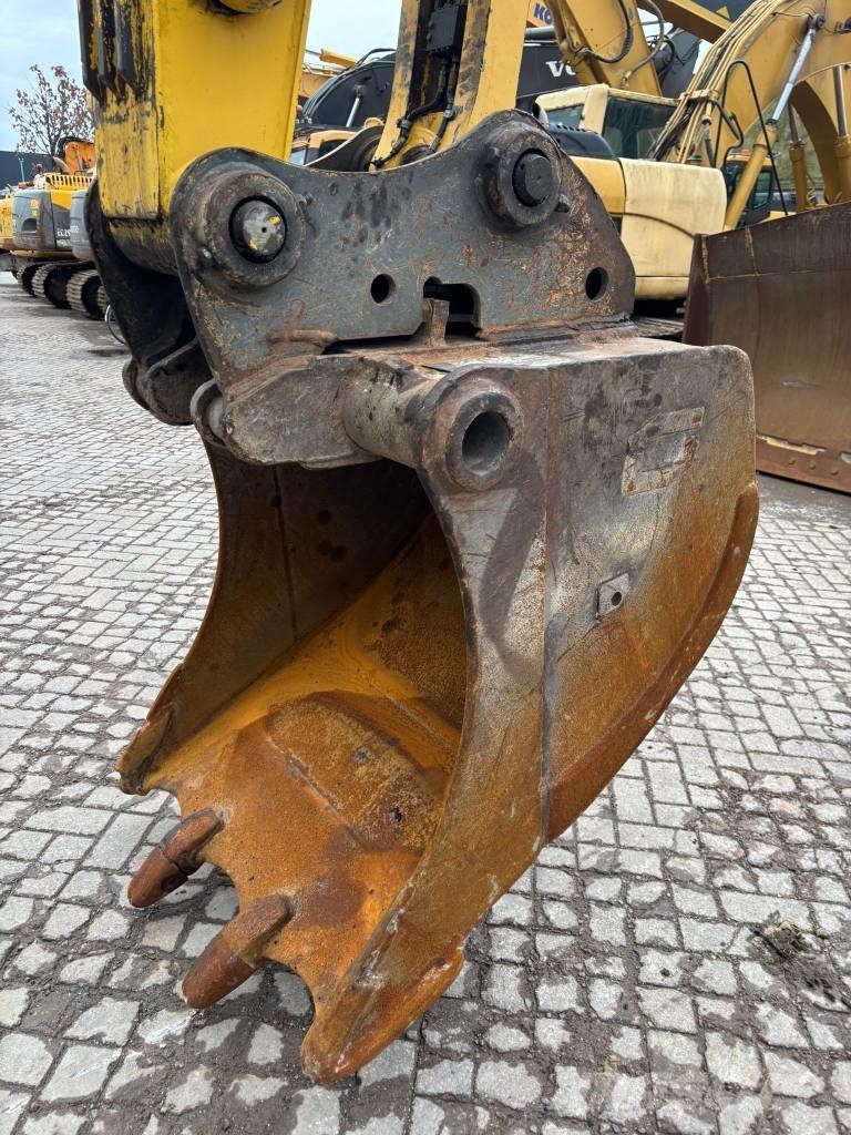 Komatsu PW 180-7 Ratasekskavaatorid