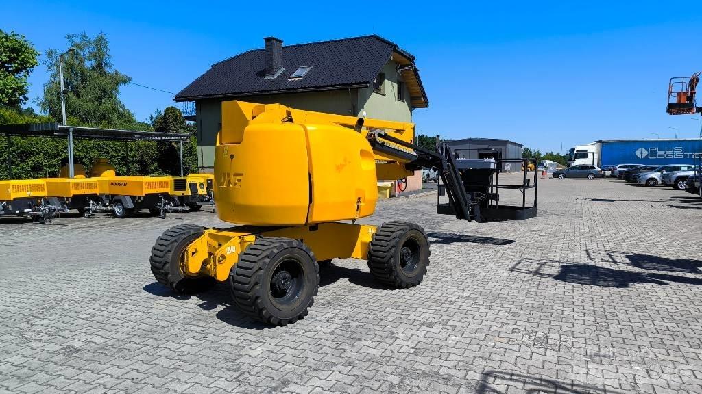 JLG 450 AJ Iseliikuvad poomtõstukid