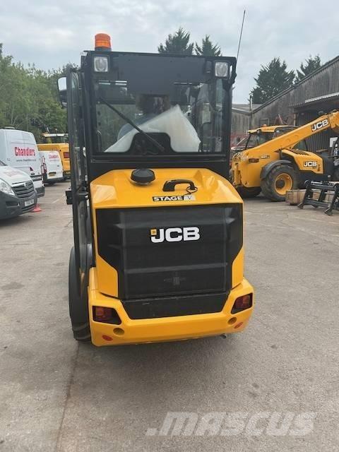 JCB 403 PLUS Põllumajanduslikud teleskoopkäitlejad