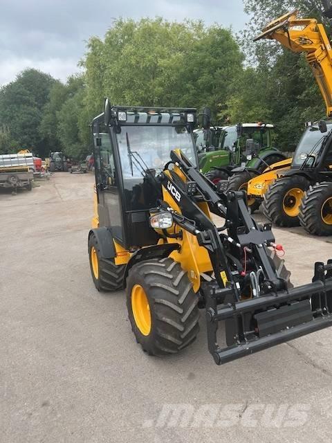 JCB 403 PLUS Põllumajanduslikud teleskoopkäitlejad