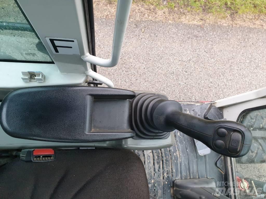 Takeuchi TB 295 W Ratasekskavaatorid
