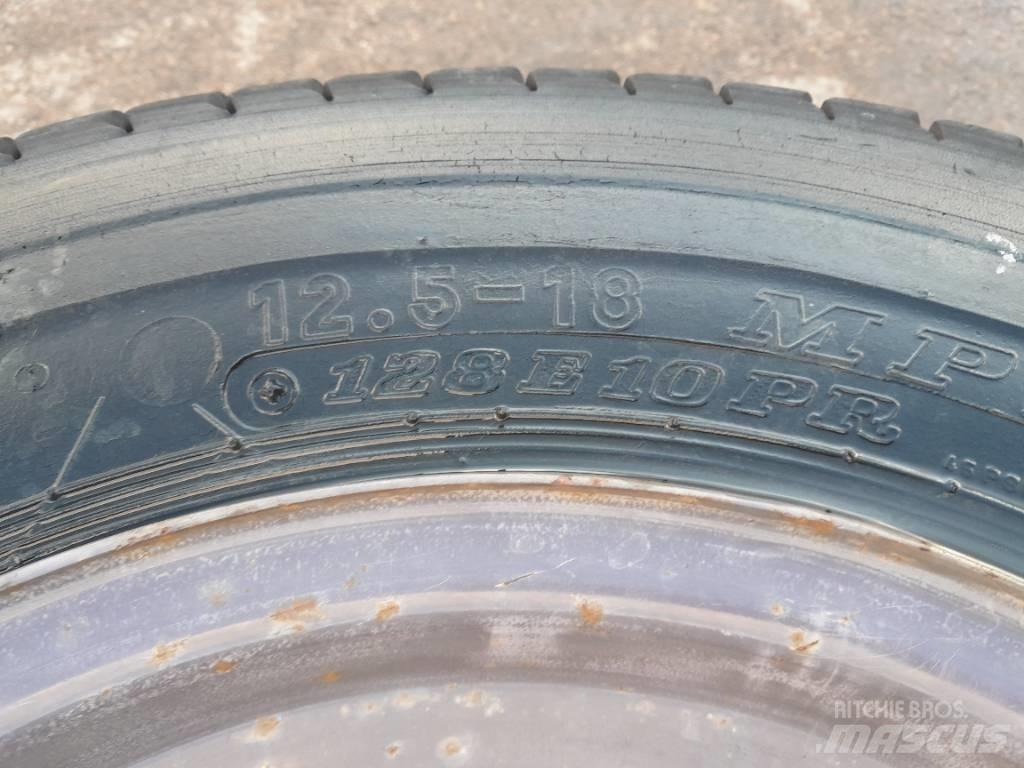 Dunlop 12,5-18 Hjul Rehvid, rattad ja veljed