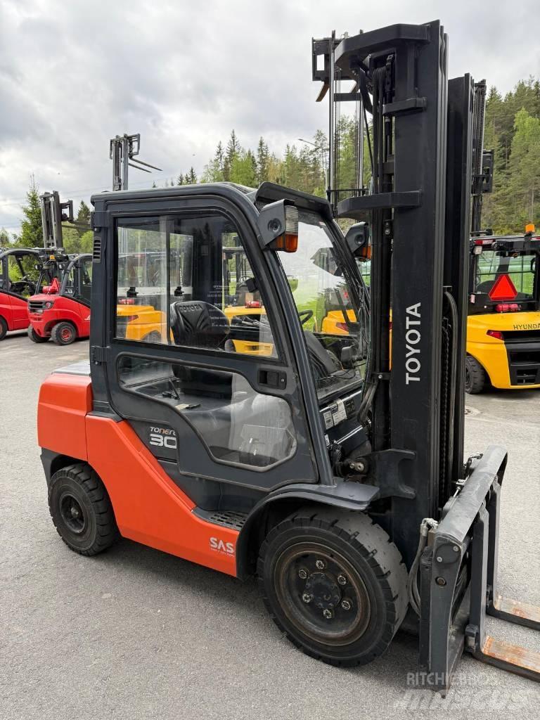 Toyota 02-8 FDF 30 Diiseltõstukid