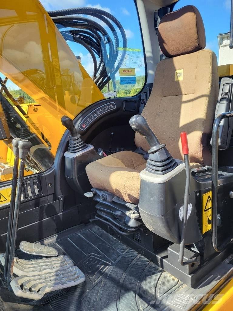 JCB JZ 140 LC Roomikekskavaatorid