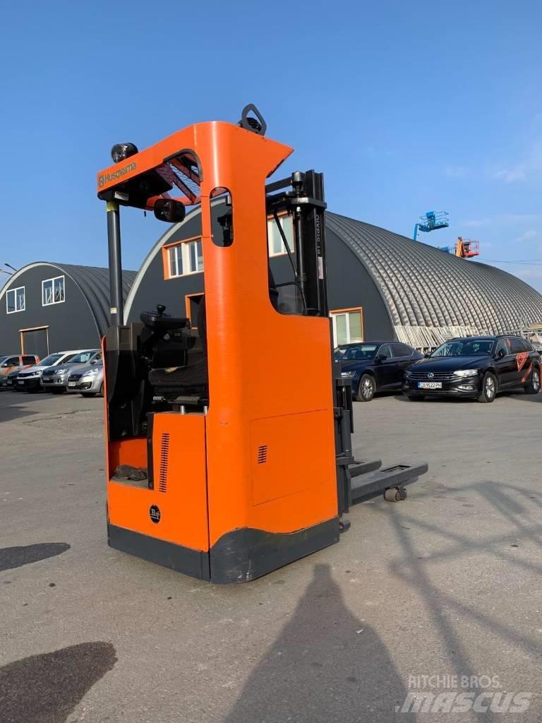 BT SRE 135 L Platvormiga virnastajad