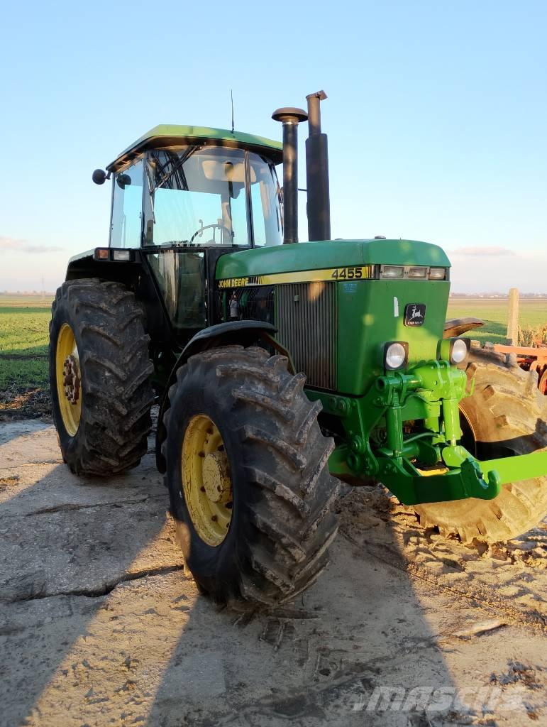 John Deere 4455 Traktorid