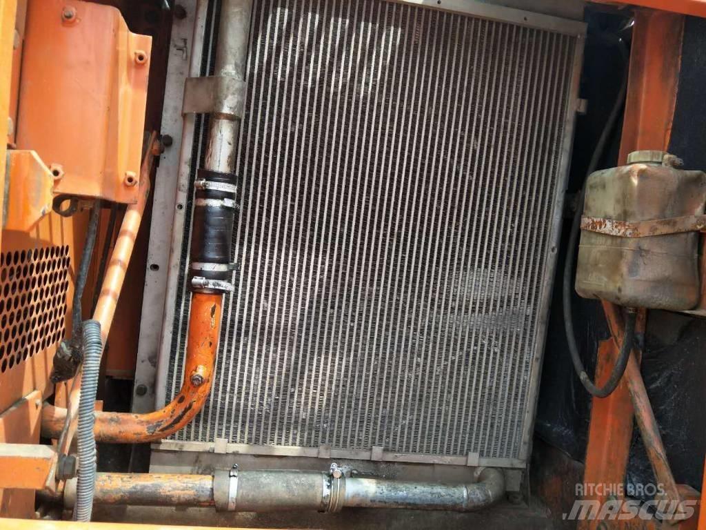 Doosan DX 225 LC Roomikekskavaatorid