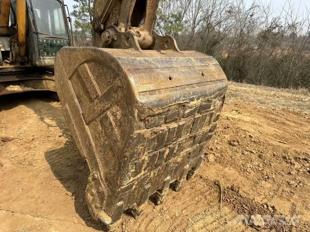 Hyundai 305LC-7 Roomikekskavaatorid