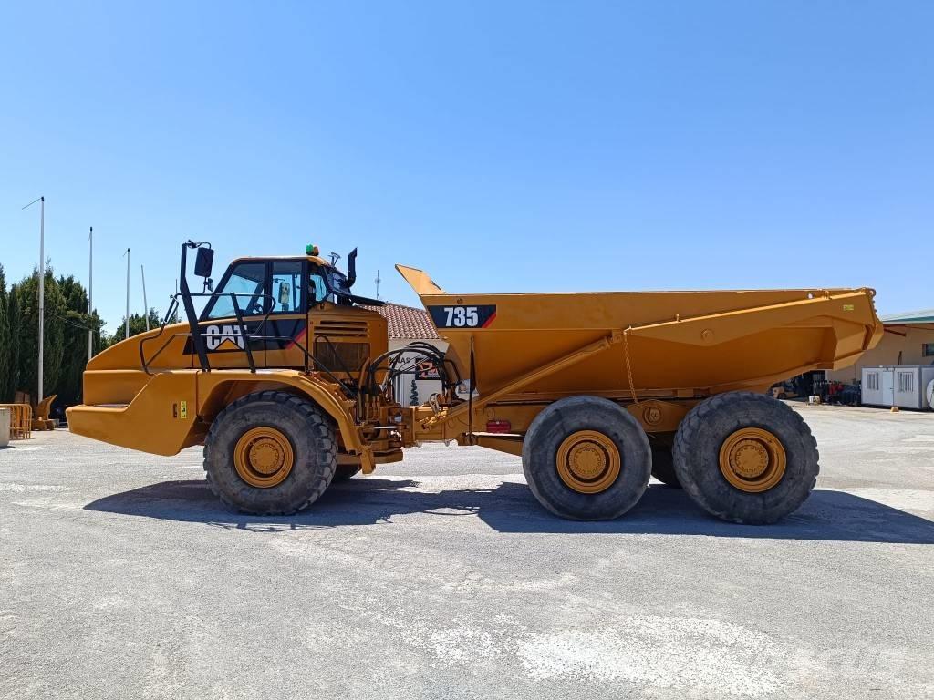 CAT 735 Liigendraamiga pinnaseveokid