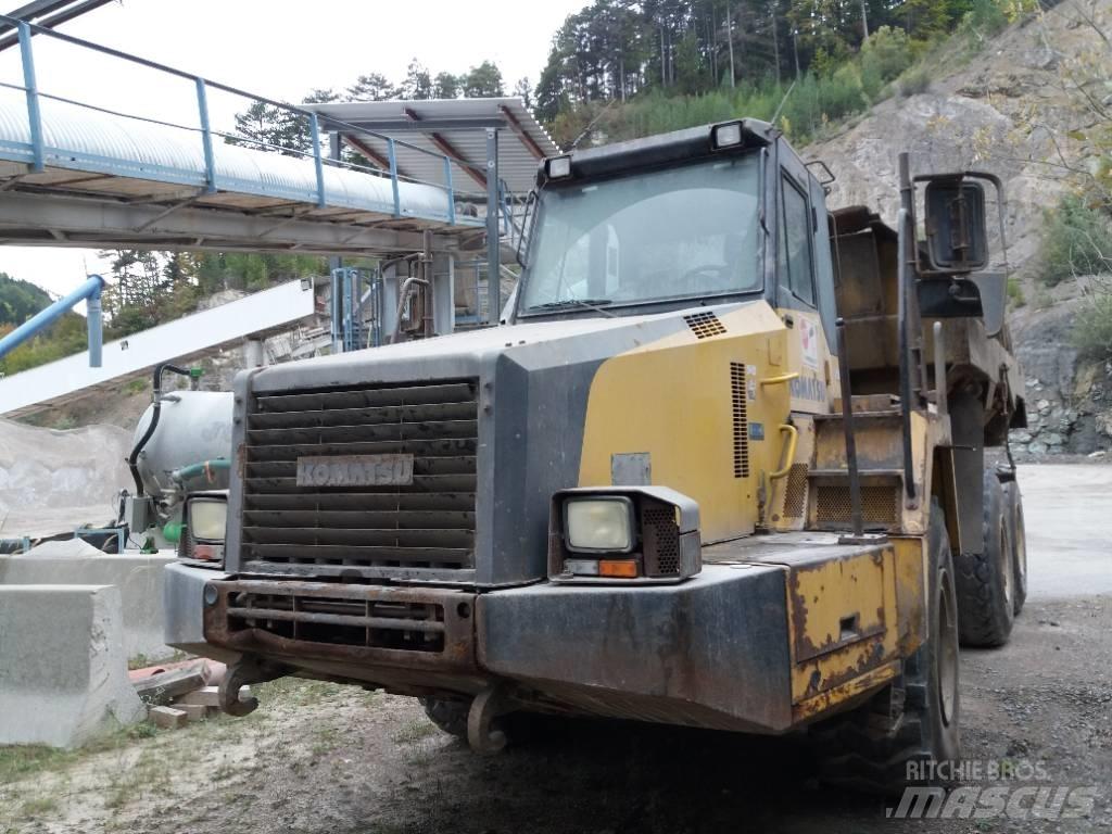 Komatsu HM 300-2 Liigendraamiga pinnaseveokid