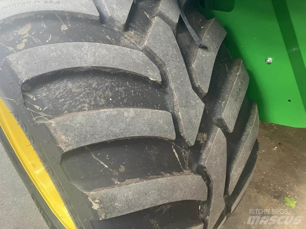 John Deere V461R Ruloonpressid