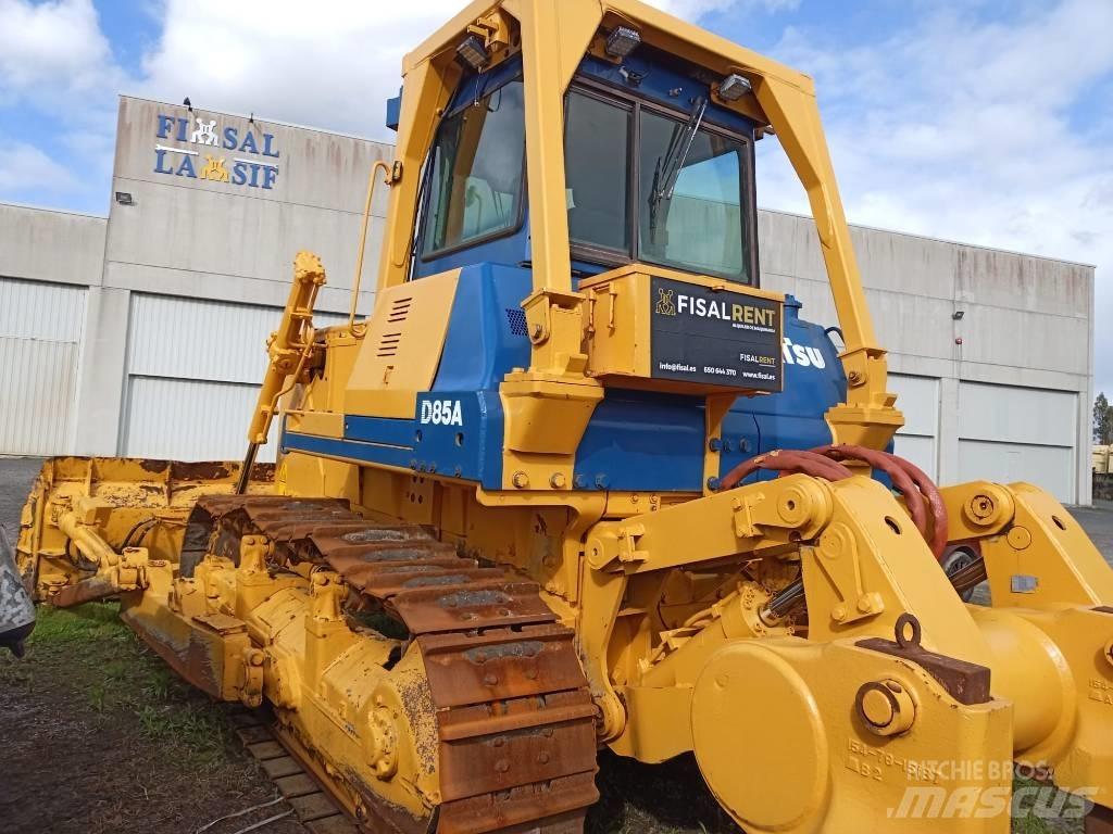 Komatsu D 85 A-21 Buldooserid