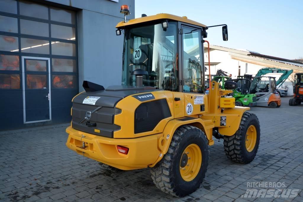 Volvo L 30 H Rataslaadurid