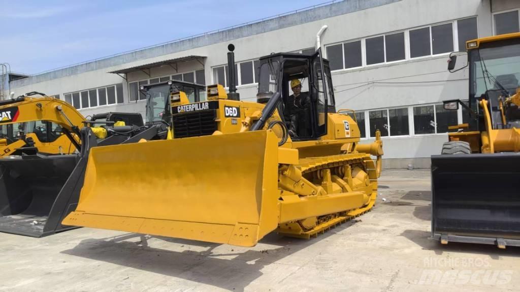 CAT D 6 D Buldooserid