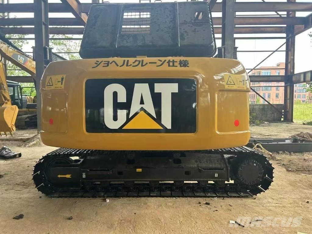 CAT 320 D2 Roomikekskavaatorid