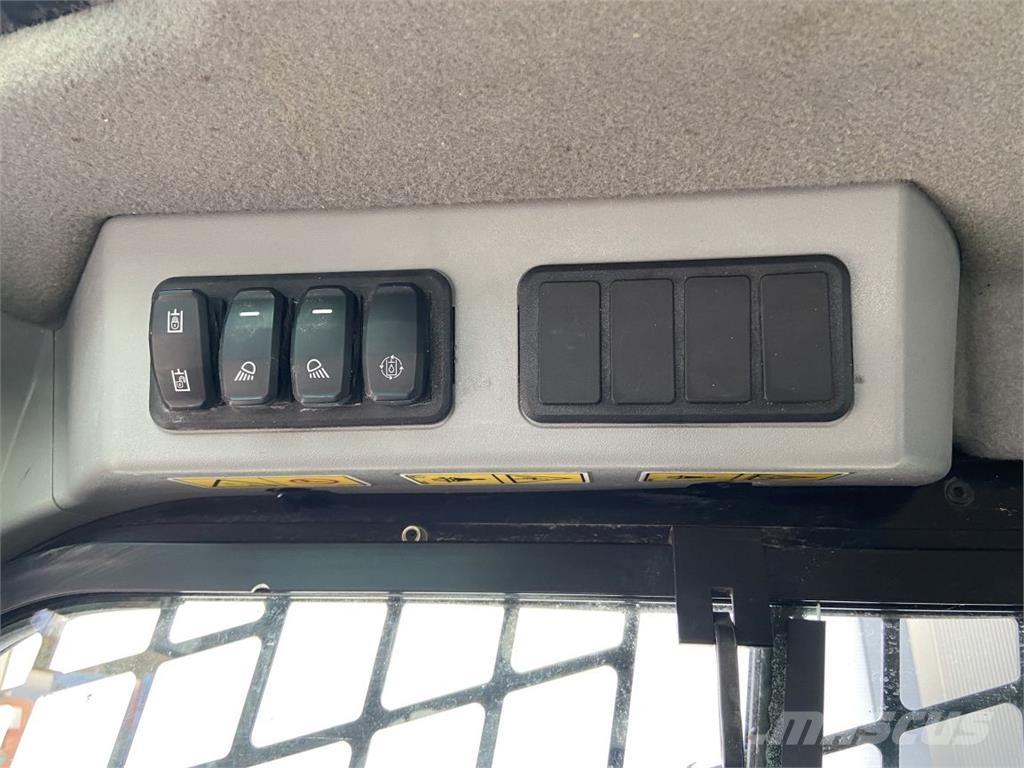 CAT 226 D3 (5867) Kompaktlaadurid