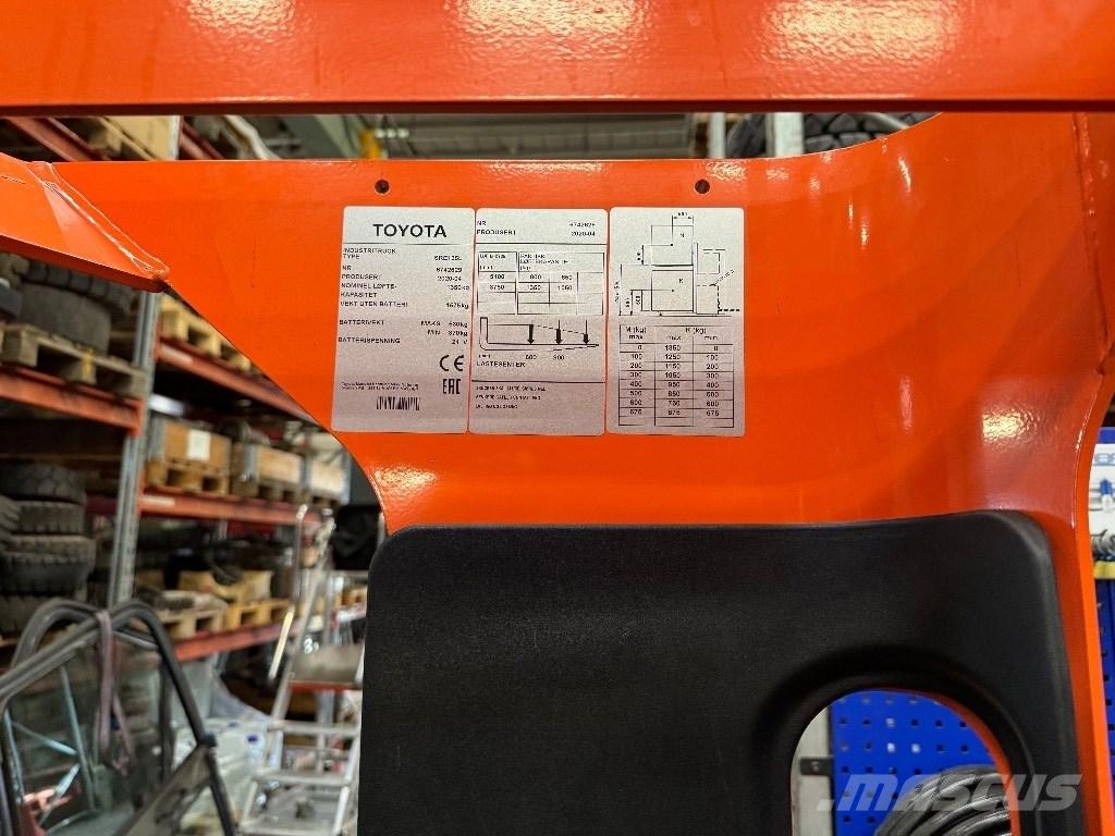 Toyota SRE135L Platvormiga virnastajad