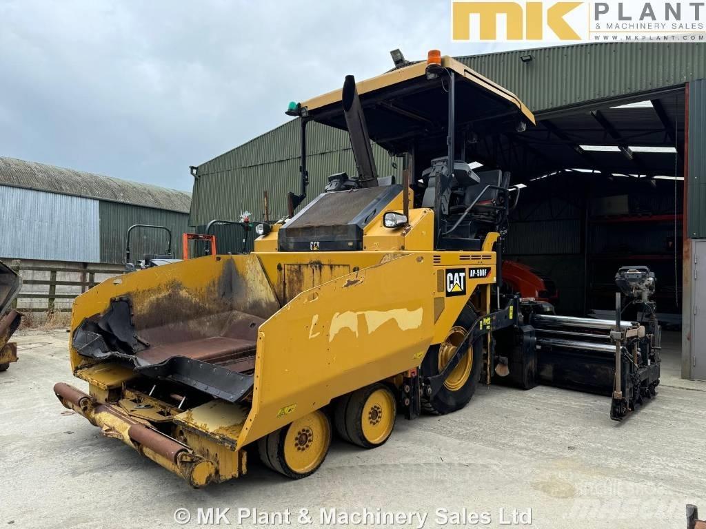 CAT AP 500 F Asfaldilaoturid