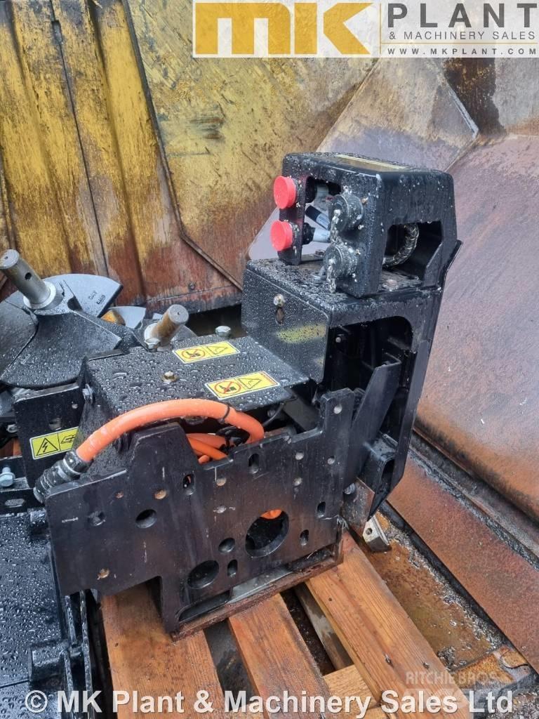 CAT AP 500 F Asfaldilaoturid