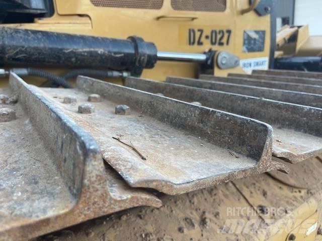 CAT D 5 K 2 LGP Buldooserid