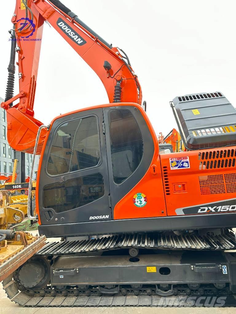 Doosan DX 150 Väikeekskavaatorid 7t-12t