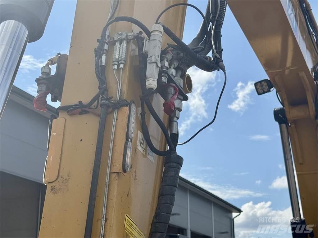 CAT 310 Väikeekskavaatorid 7t-12t