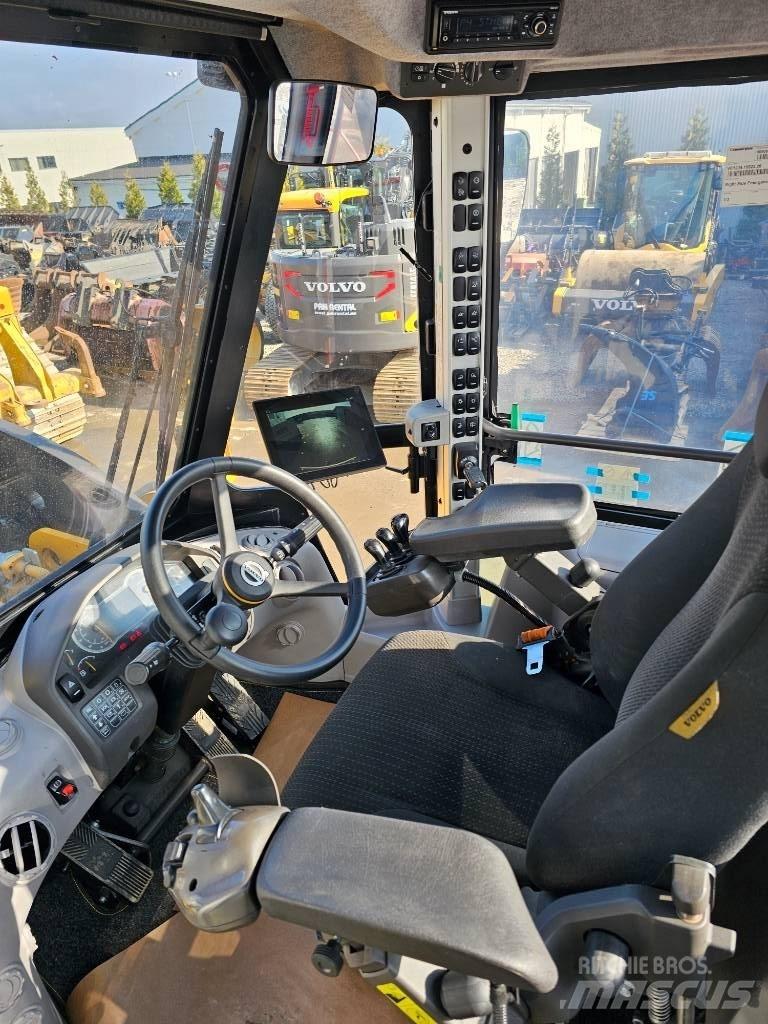 Volvo L260H Rataslaadurid