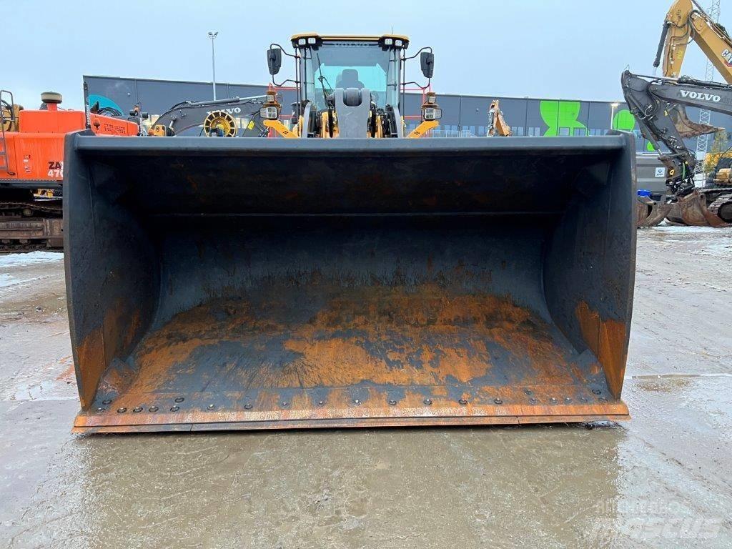 Volvo L260H Rataslaadurid