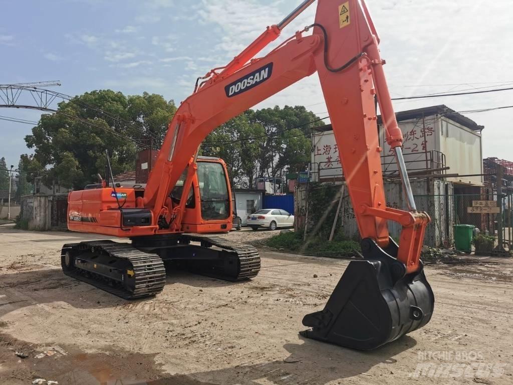 Doosan DX 225 LC Roomikekskavaatorid
