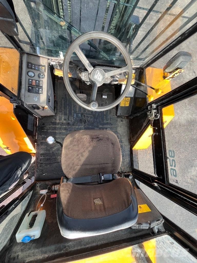 JCB 926 RTFL Maastikutõstukid