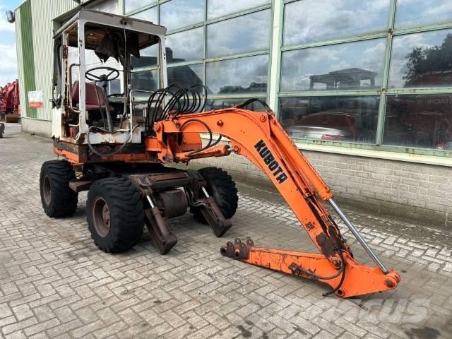 Kubota KH 16- W Ratasekskavaatorid