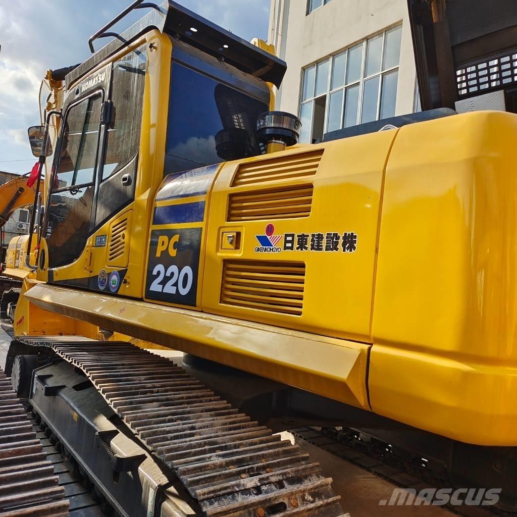 Komatsu PC 220-7 Roomikekskavaatorid