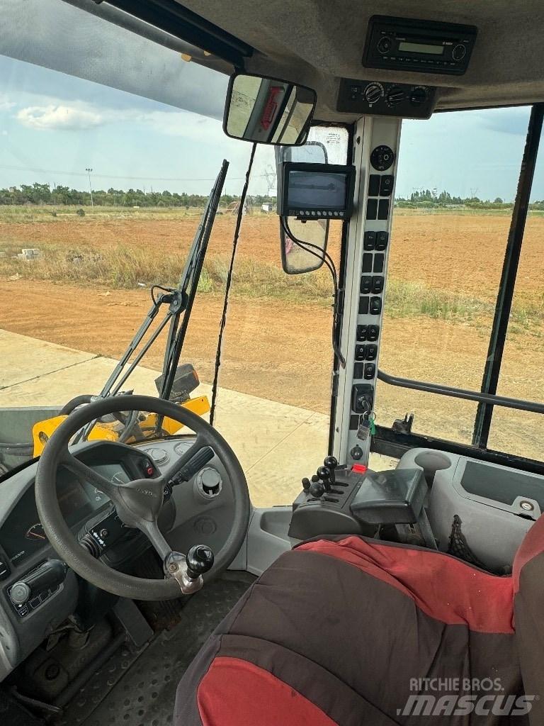 Volvo L90F Rataslaadurid
