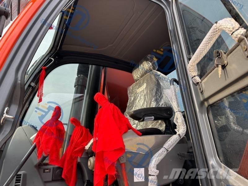 Doosan DX 300LC-9C Roomikekskavaatorid