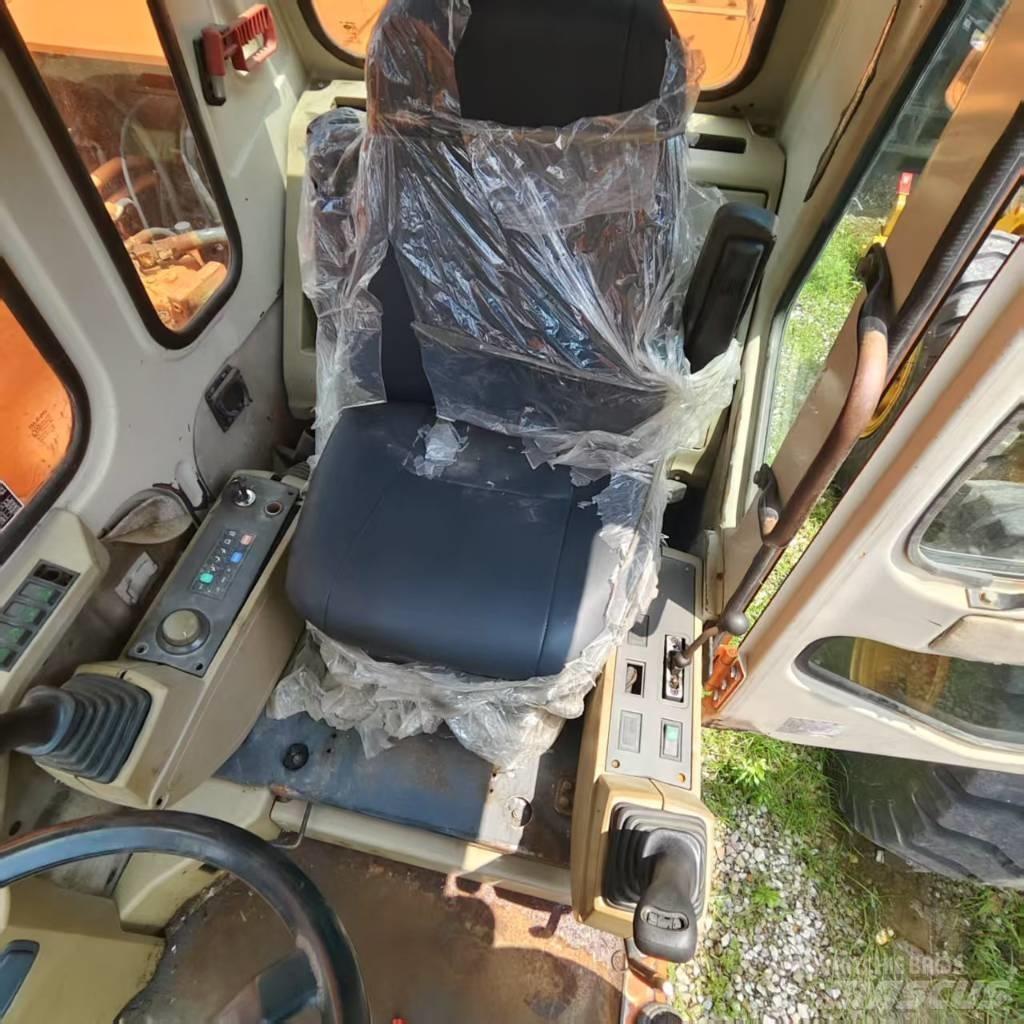 Doosan DH 210 W Ratasekskavaatorid