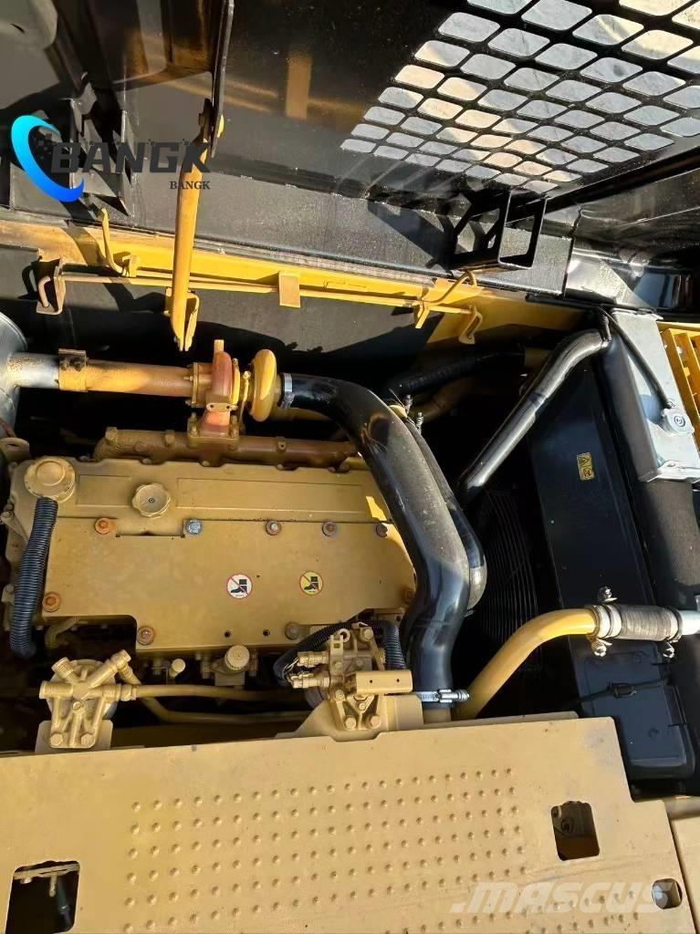 CAT 320 D Roomikekskavaatorid