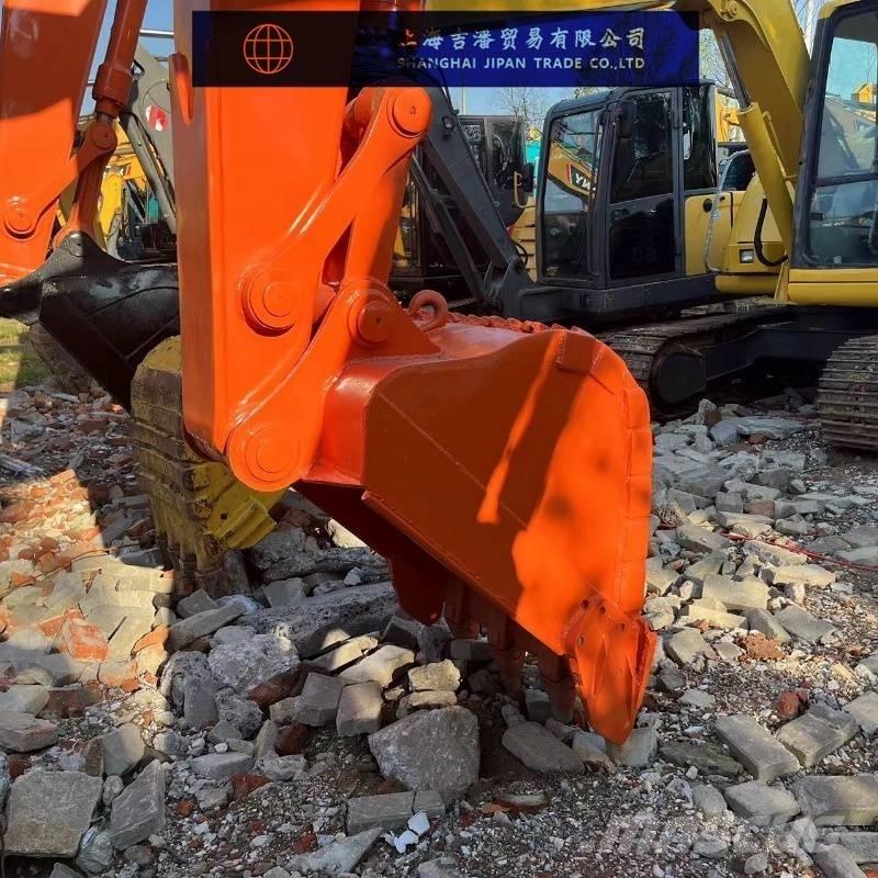 Hitachi ZX 135 Roomikekskavaatorid