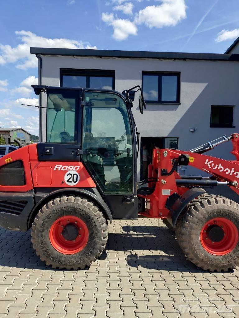 Kubota R 090 Rataslaadurid