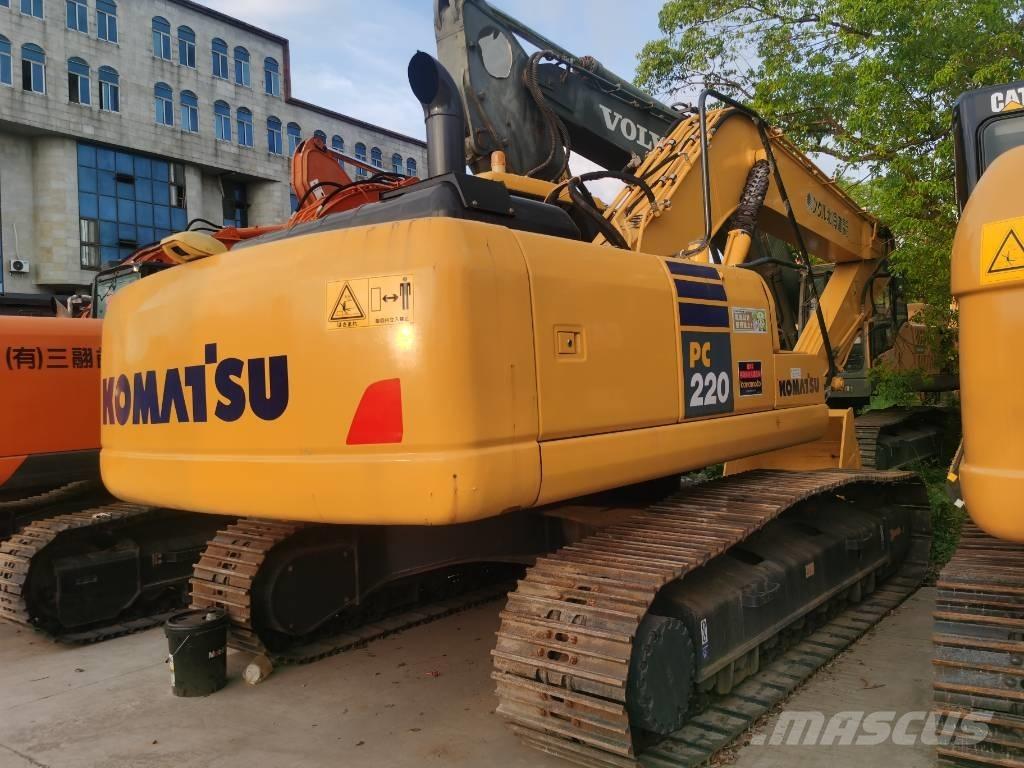 Komatsu PC 220-7 Roomikekskavaatorid