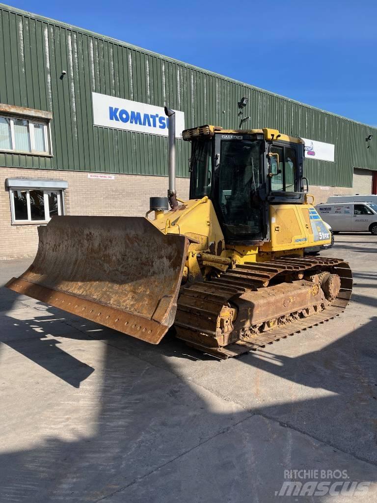 Komatsu D 51 PX-22 Buldooserid