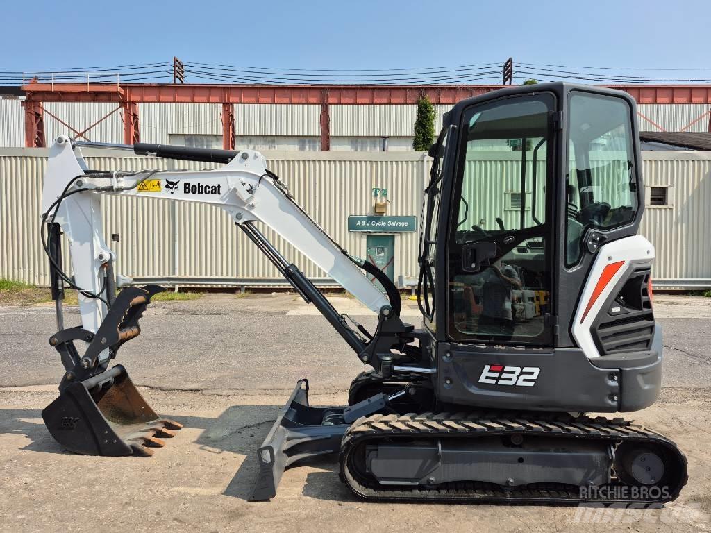 Bobcat E 32i Roomikekskavaatorid