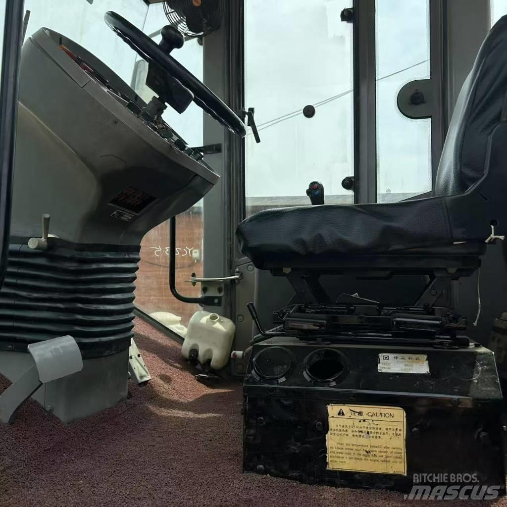 XCMG XS 223 J Ühe trumliga rullid