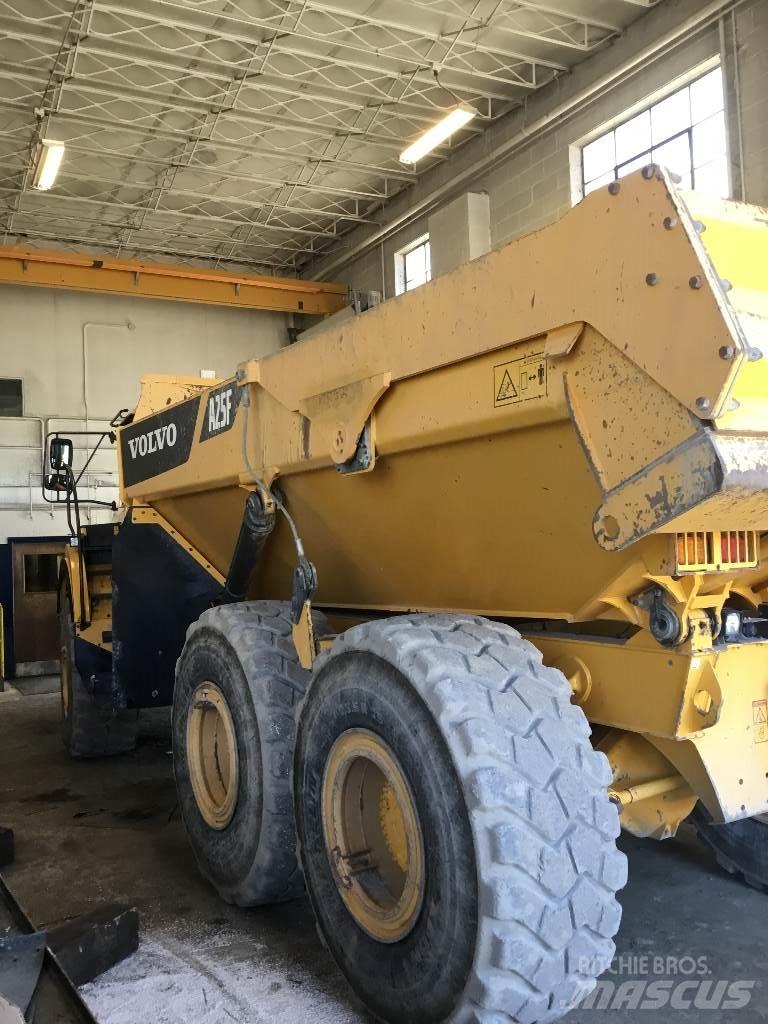 Volvo A 25 F Liigendraamiga pinnaseveokid