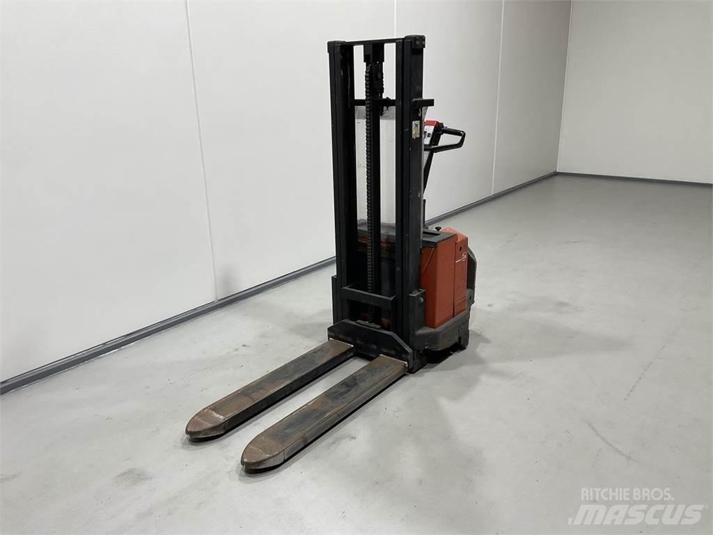 BT PSS 1200 Platvormiga virnastajad