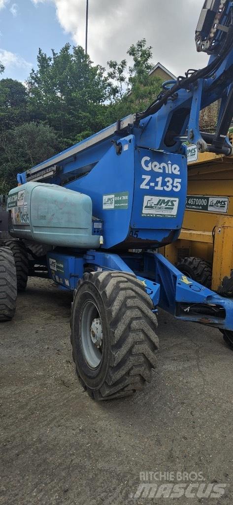 Genie Z 135/70 Iseliikuvad poomtõstukid