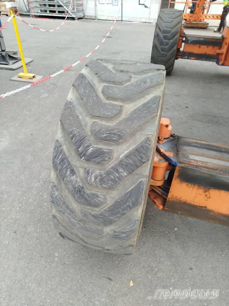 JLG 1250 AJP Iseliikuvad poomtõstukid
