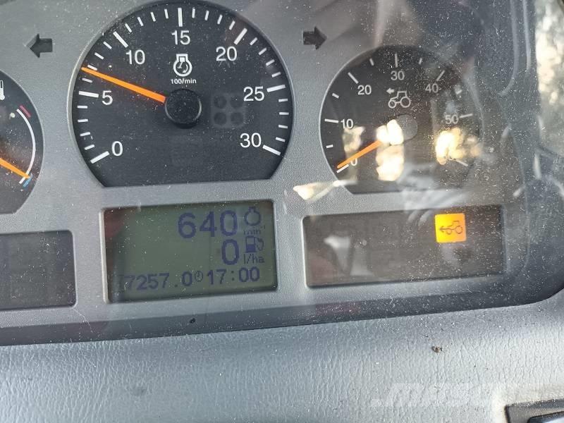 Valtra N 141 Traktorid