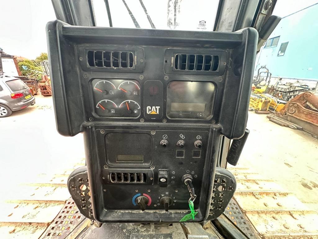 CAT D 6 N LGP Buldooserid