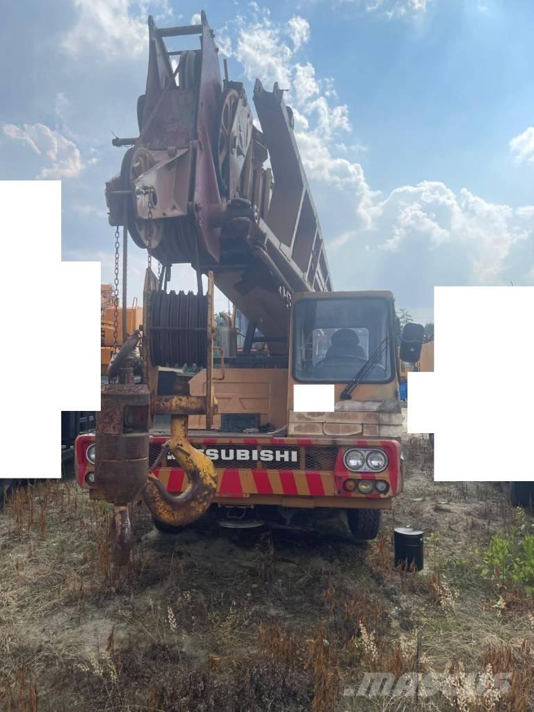 Hyundai HC 50 Roomikkraanad